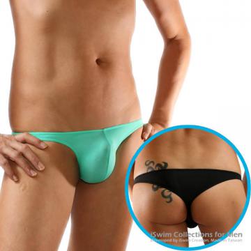 basic fitted pouch V thong