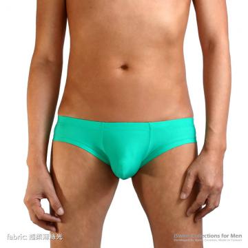 swaying pouch shorts briefs
